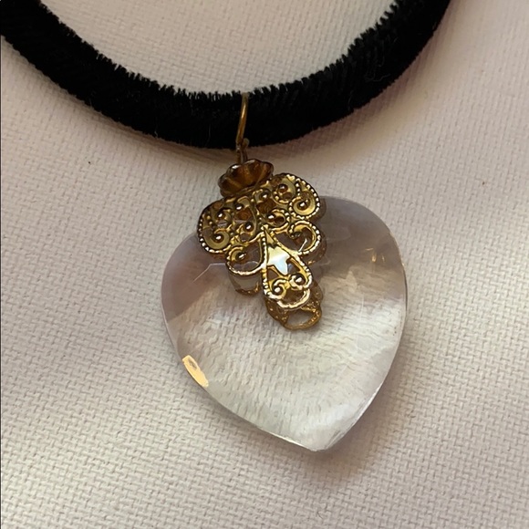 Jewelry - Vintage Black Velvet Heart Pendant Choker